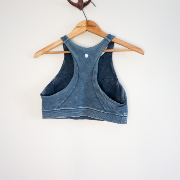 2/70$ Lululemon sports Bra - Picture 7 of 10